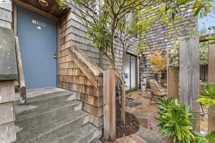 Property Photo:  262 Beachview Ave 4  CA 94044 