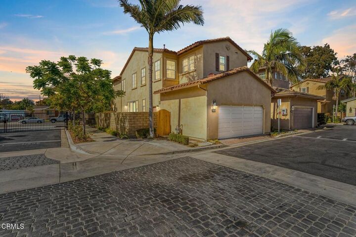 Property Photo:  368 E B Street  CA 93041 