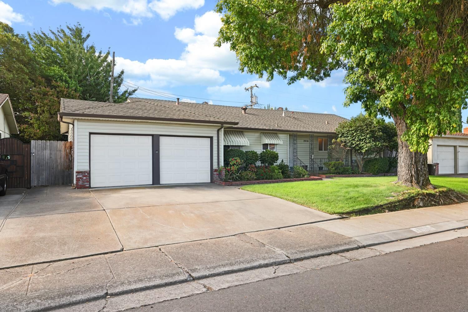 Property Photo:  2958 Elmwood Avenue  CA 95204 