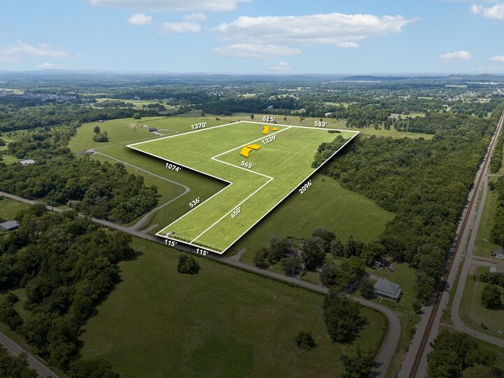 Property Photo:  900 Old Christiana Road  TN 37037 