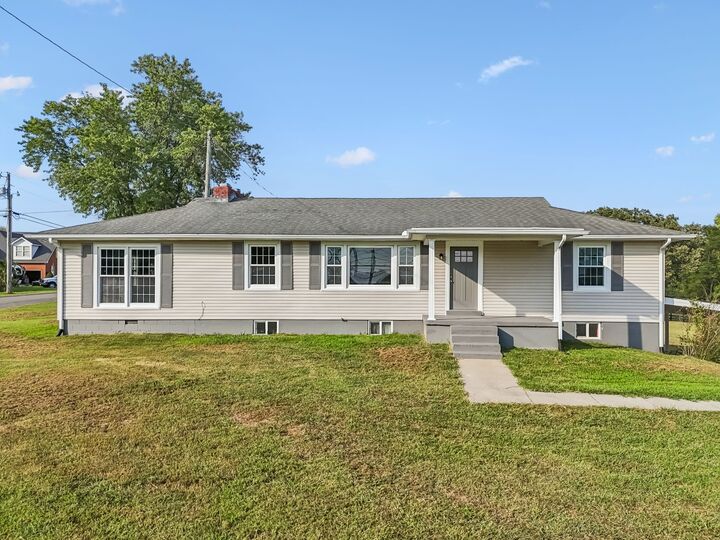 Property Photo:  1400 Union St  TN 37160 