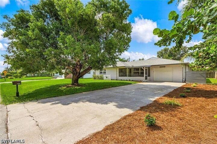 Property Photo: 1240 Pompei Lane FL 34103