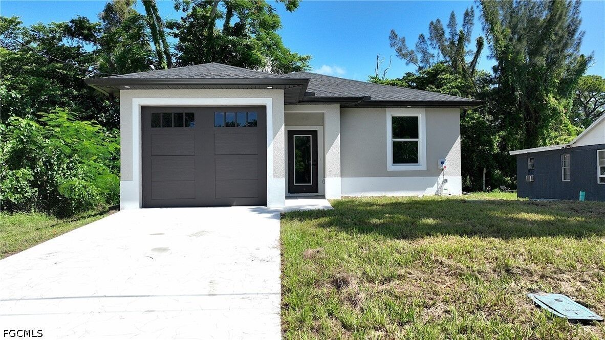 Property Photo: 2323 Unity Avenue FL 33901