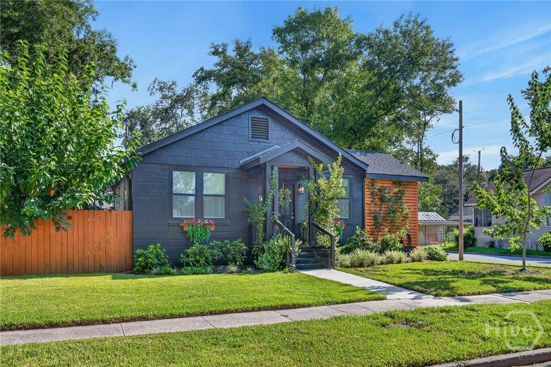 Property Photo: 1332 E 39th &Amp 2205 Ash Street GA 31404