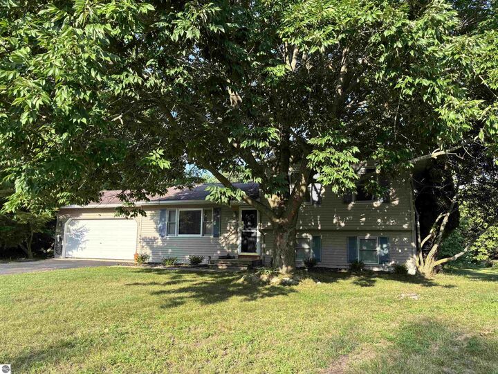 Property Photo: 6228 Applewood Lane MI 49690