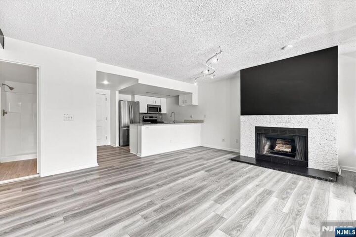 Property Photo:  55 Clinton Place 404  NJ 07601 