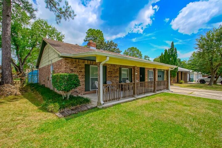 Property Photo:  204 Rooks Drive  LA 70458 