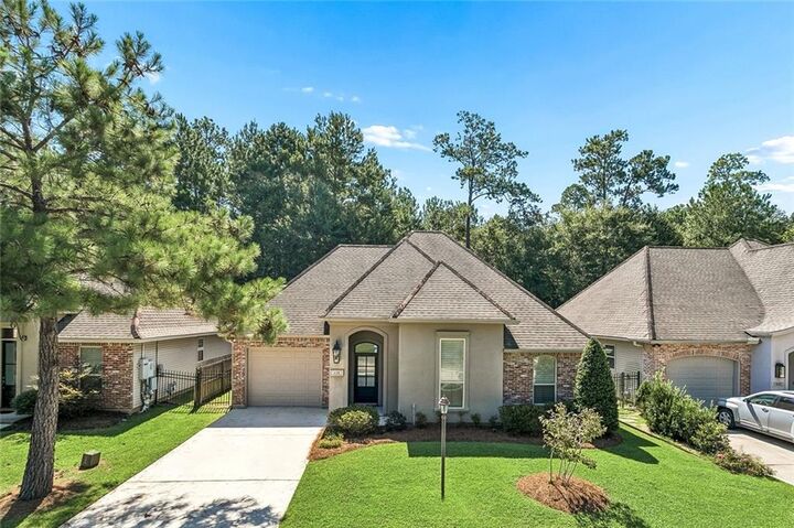 Property Photo:  628 Bateleur Way  LA 70435 