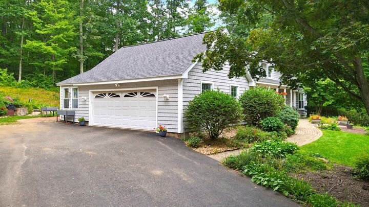 Property Photo: 17 Olde English Road NH 03110