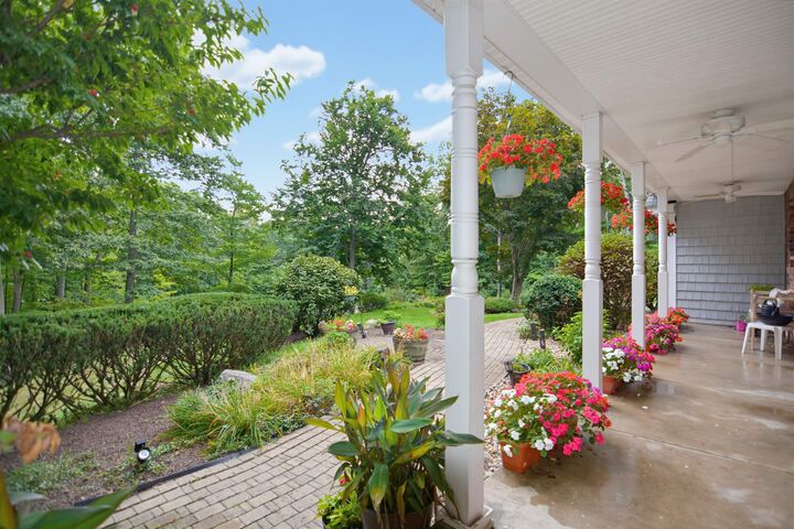 Property Photo:  17 Olde English Road  NH 03110 