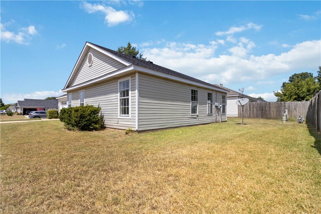 Property Photo:  765 Hackberry  AR 72762 