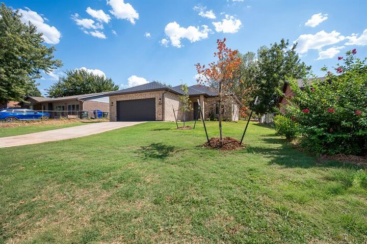 Property Photo: 9606 NE 3rd Street OK 73130