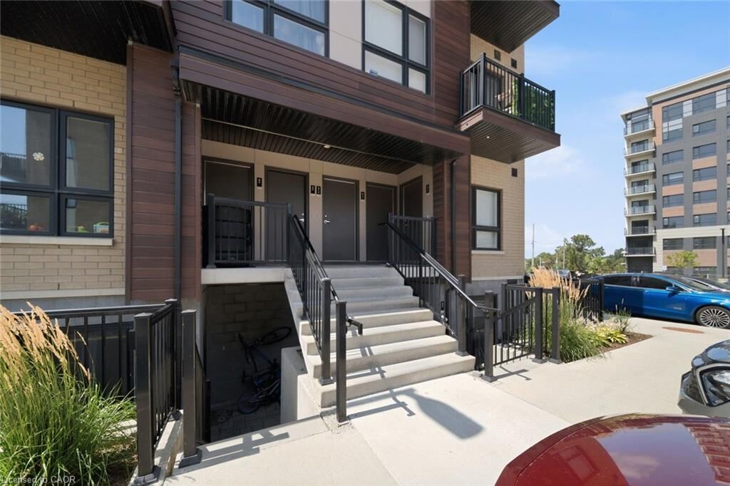 Property Photo: 10 Palace Street C8 ON N2E 0J3