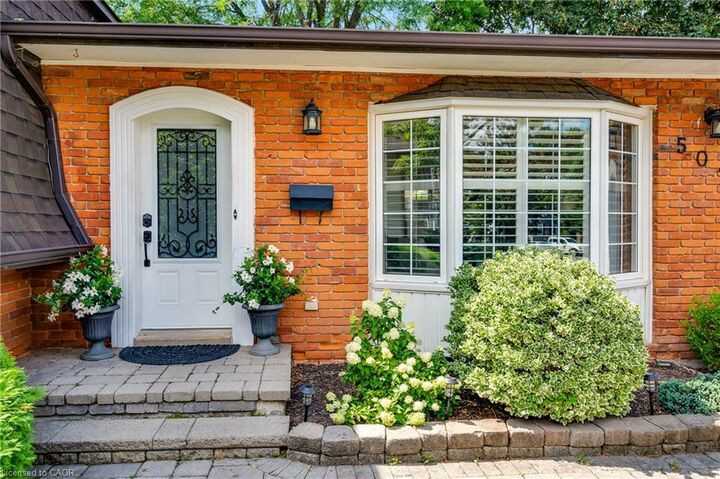 Property Photo: 5073 Queen's Court ON L7L 3Z1