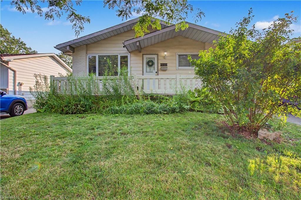 Property Photo:  2110 Cavendish Drive Upper Floor  ON L7P 1Z3 