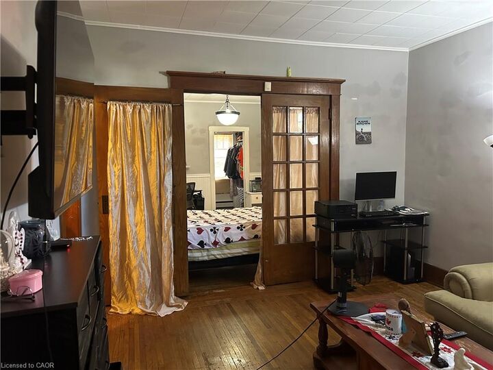 Property Photo: 102 Stanley Street ON N3Y 1M4