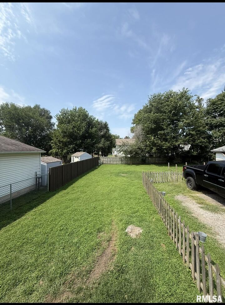 Property Photo: 126 Fulton Street IL 61401