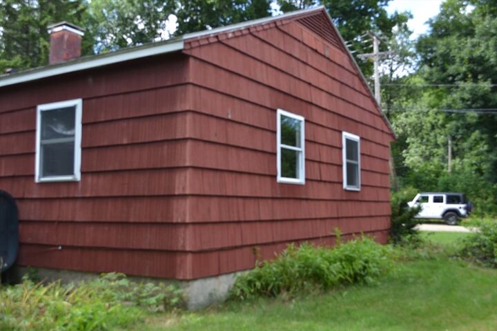 Property Photo:  31 Winslow Ave  MA 01524 