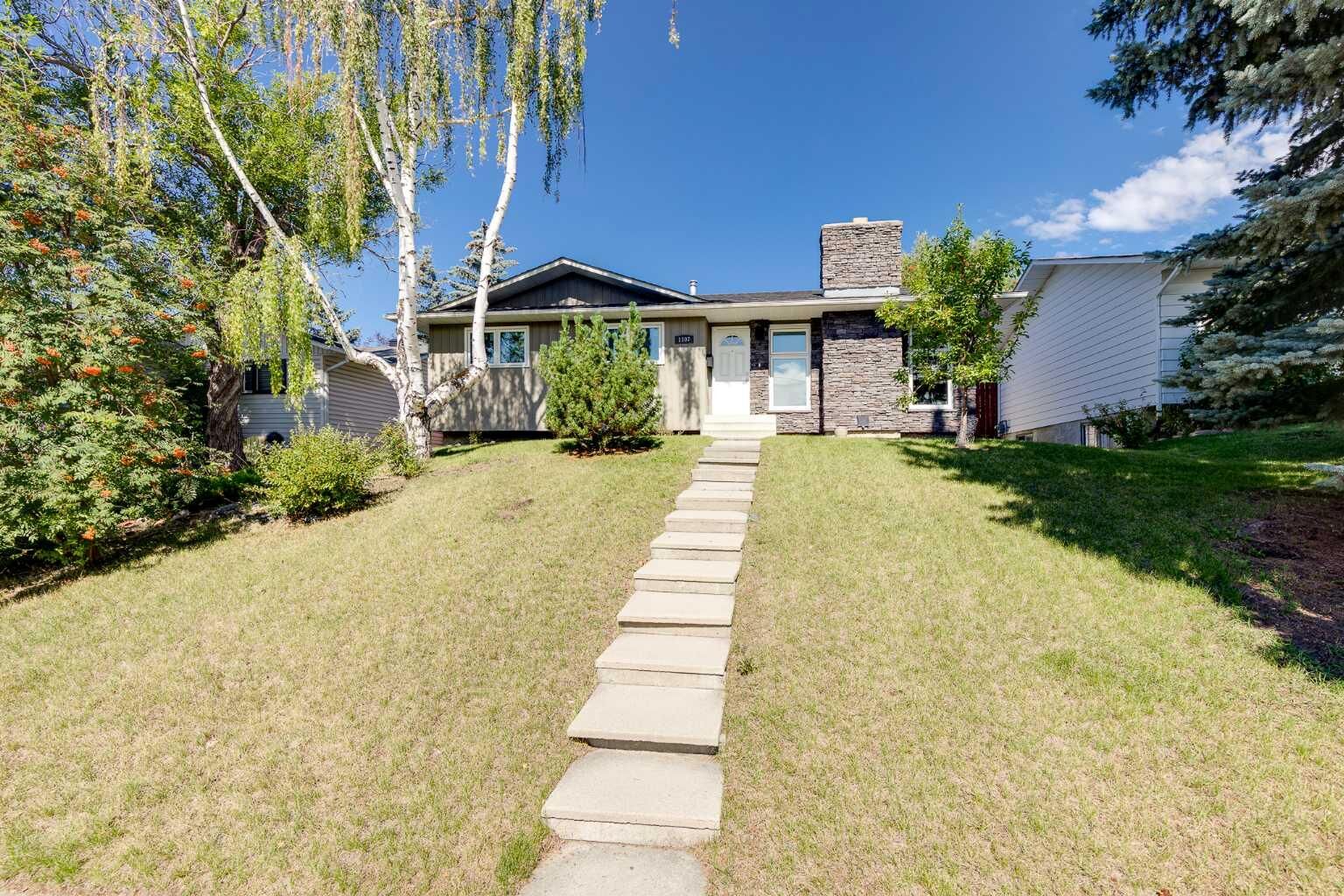 Property Photo: 1307 56 Avenue NW AB T2K 5M2