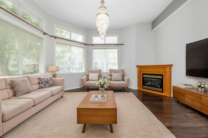 Property Photo: 25 Prestwick Pond Terrace SE AB T2Z 2K1