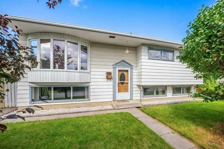 4515 Norquay Drive NW — photo 1