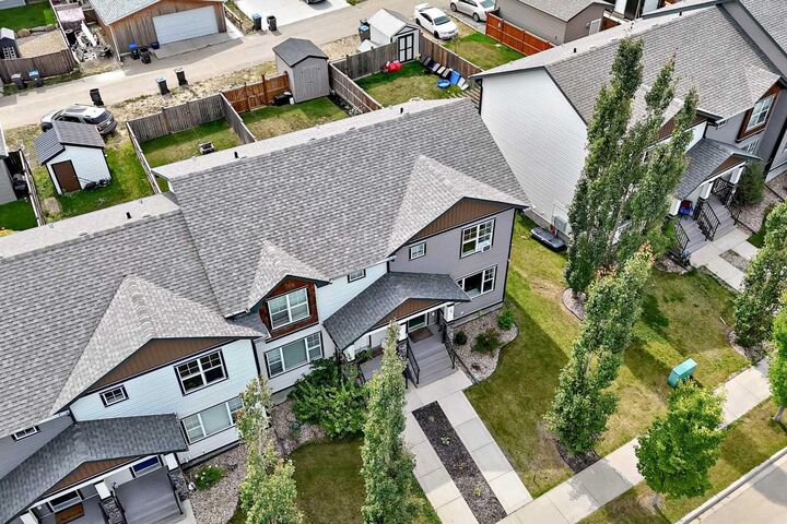Property Photo: 31 Crestview Boulevard AB T4S 1K3