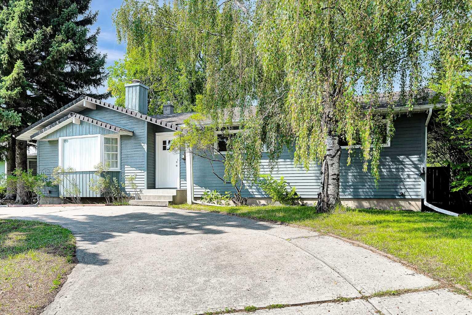 Property Photo: 7819 7 Street SW AB T2V 1G5