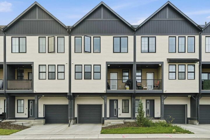 105 South Point Manor SW — photo 1