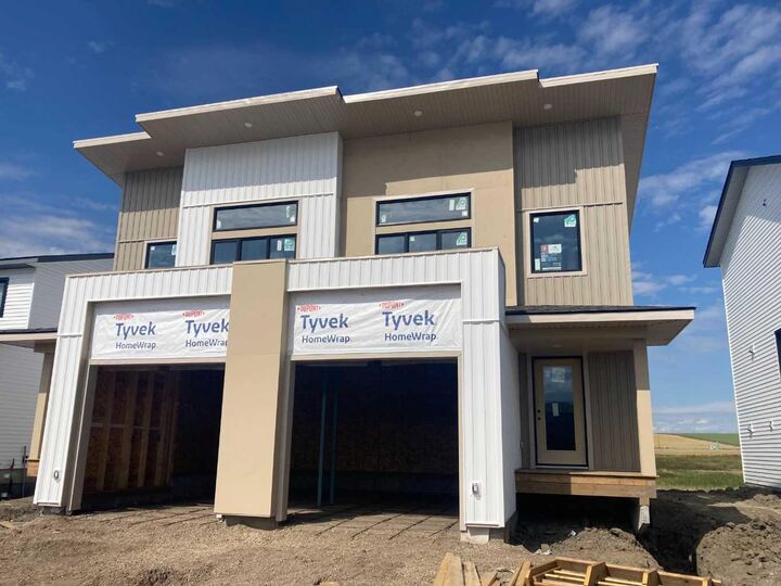 Property Photo:  9528 114 Avenue  AB T8X 0W8 