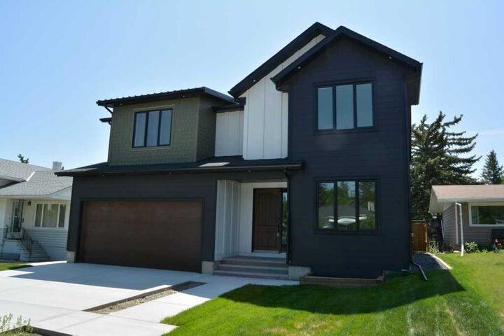 Property Photo: 3511 34 Avenue SW AB T3E 0Z6