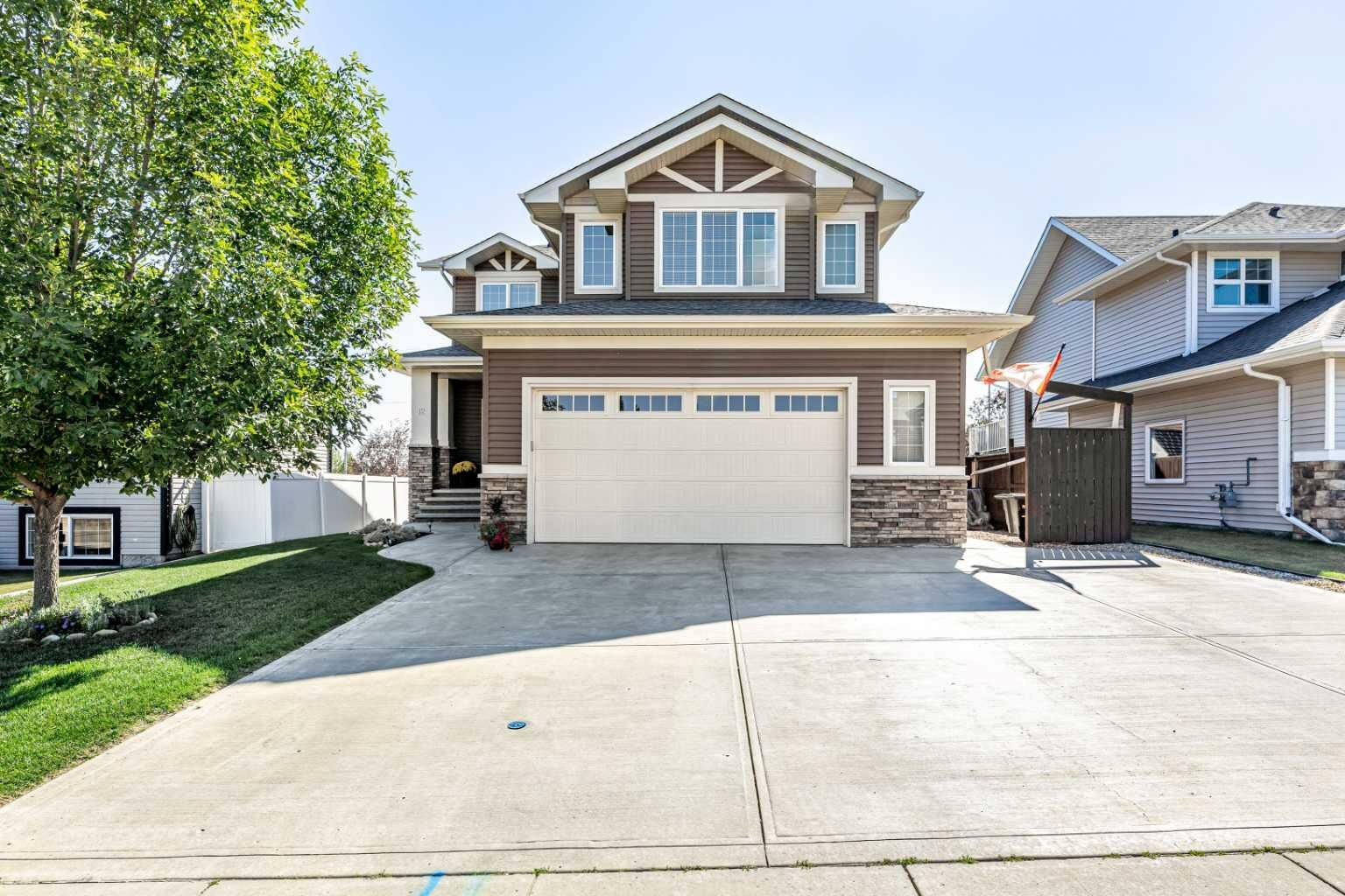 Property Photo: 12 Edina Close AB T4L 0G2