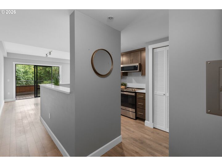 Property Photo:  701 Columbia St 311  WA 98660 