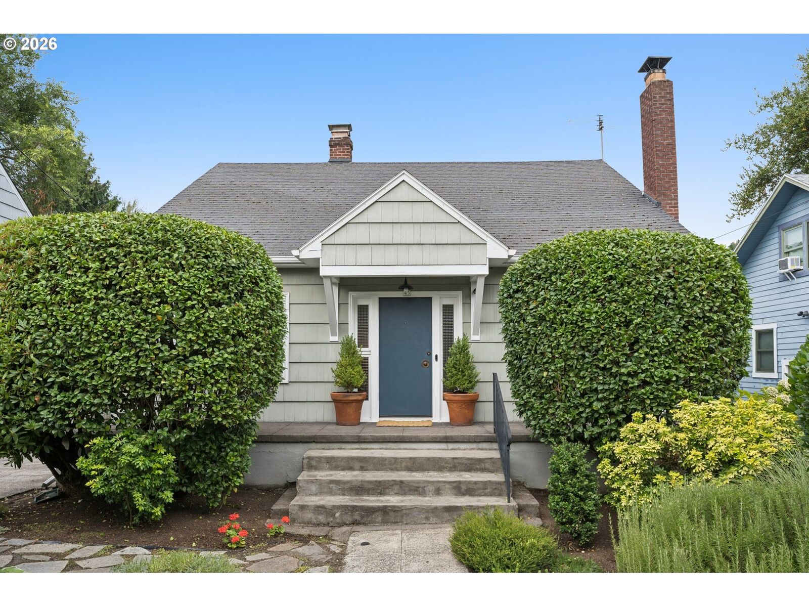 Property Photo: 45 NE 47th Ave OR 97213