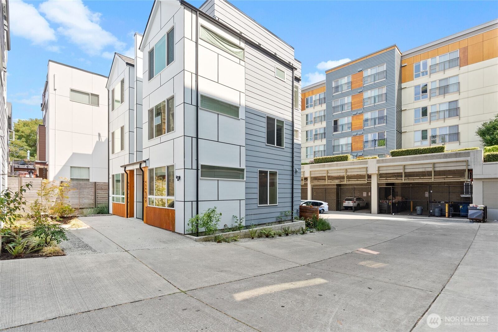 Property Photo:  4540  40th Avenue SW  WA 98116 