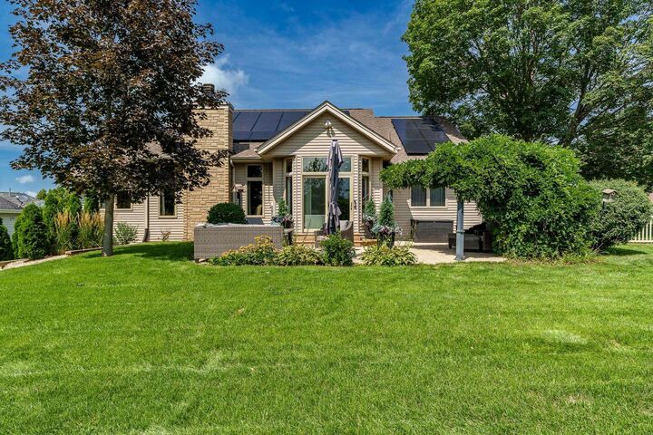 Property Photo:  5949 Deerwood Court  IL 61073 