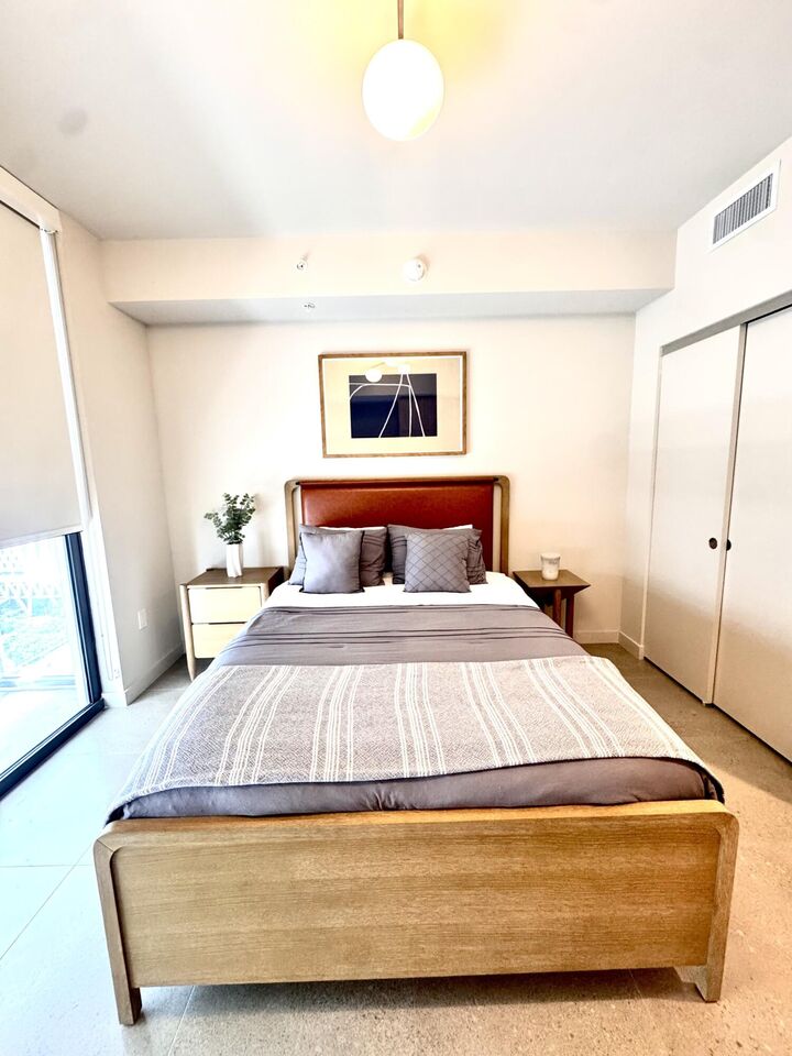 Property Photo:  11 NE 6th Street 2606  FL 33132 