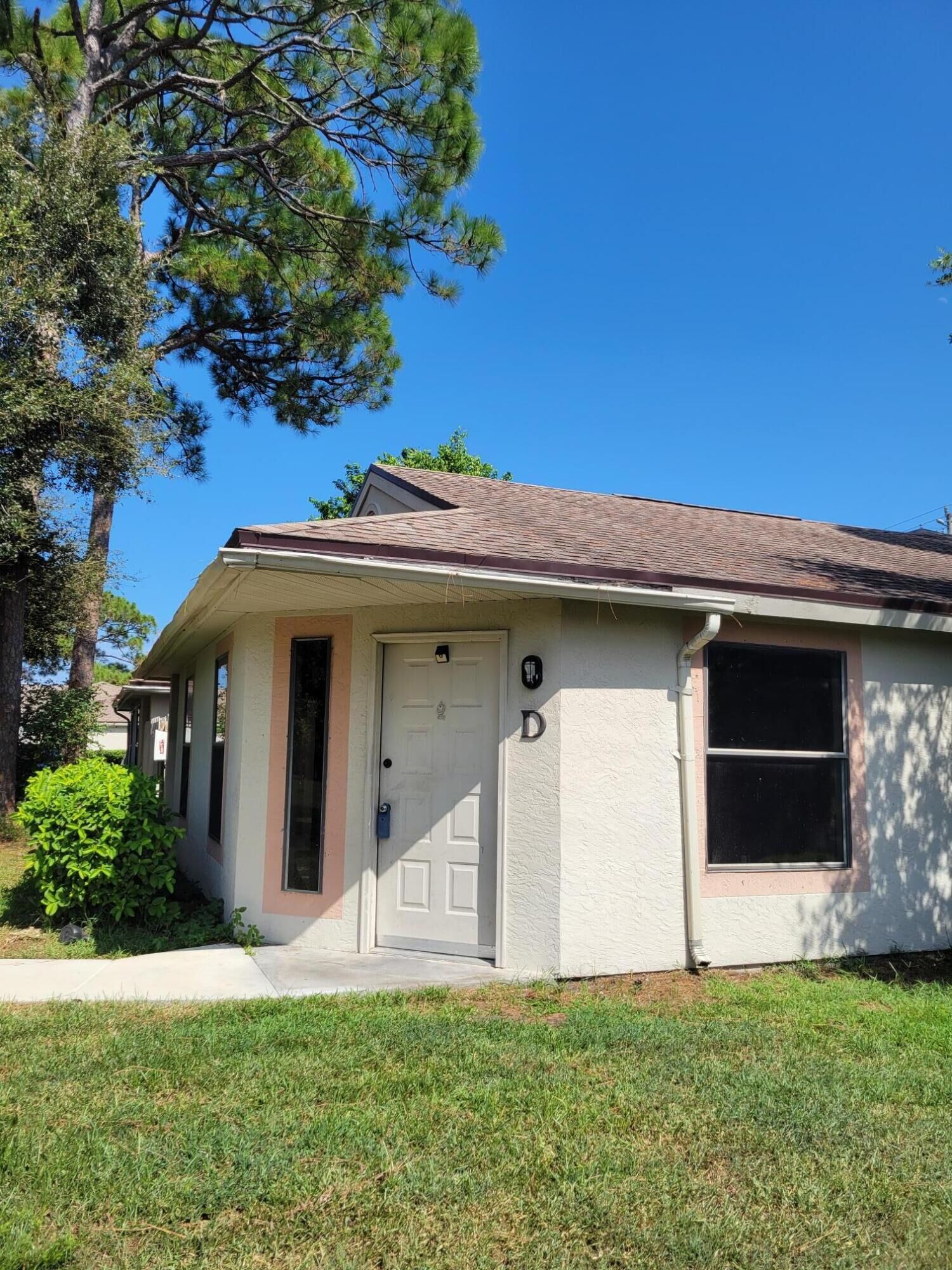 Property Photo: 2837 Stoneway Lane D FL 34982