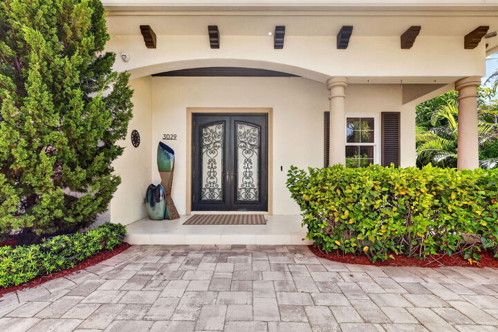 Property Photo:  3029 SW Cornell Avenue  FL 34990 
