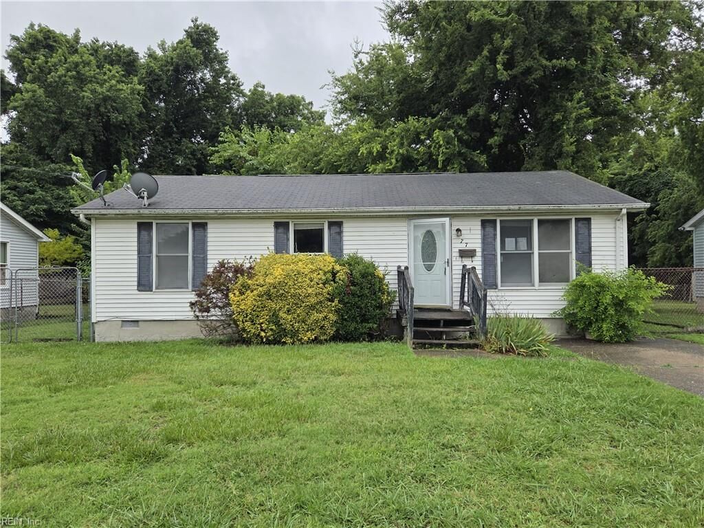 Property Photo:  77 Fulton St  VA 23663 