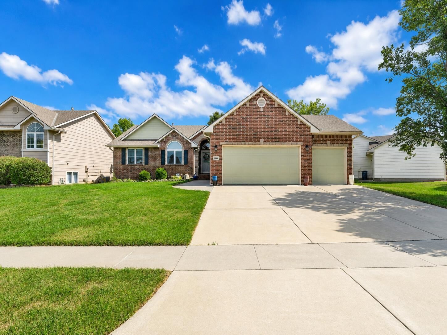 Property Photo:  1846 S Tara Falls St  KS 67207 