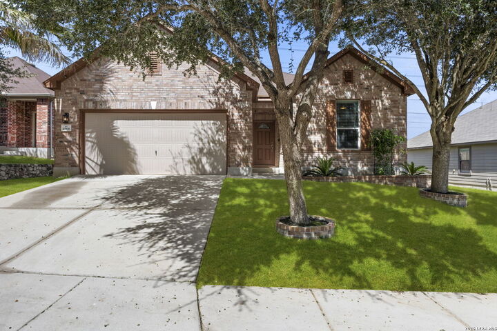 Property Photo: 10906 Almond Wood TX 78233