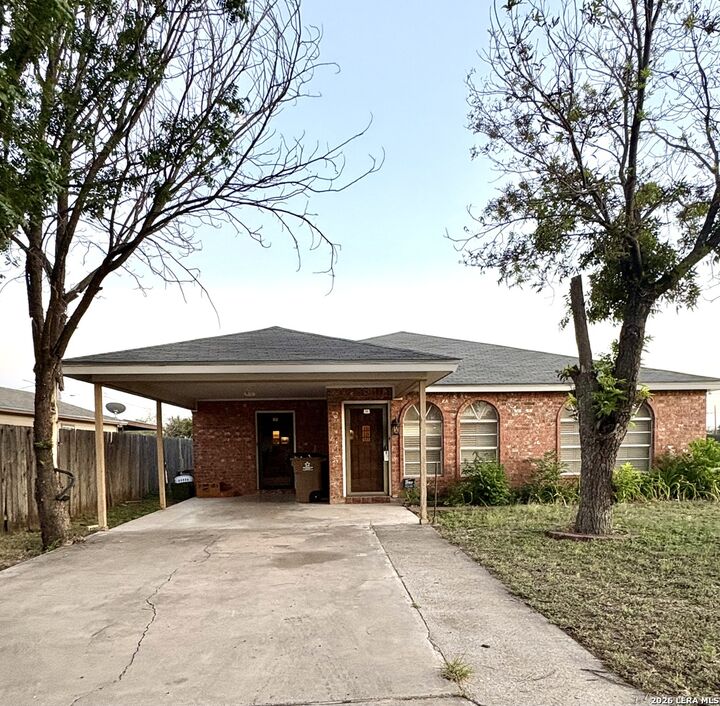Property Photo: 413 W Avenue X TX 76903