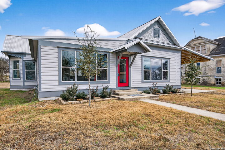 Property Photo: 1612 Saint Peter St TX 78629