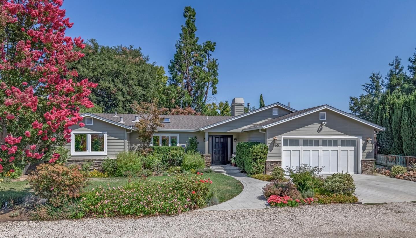 Property Photo: 1068 Rose Avenue CA 94040
