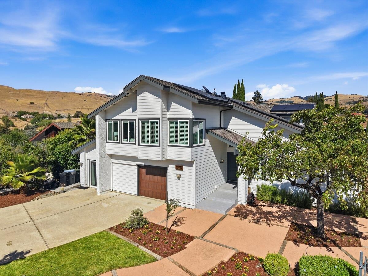 Property Photo:  1237 Renraw Drive  CA 95127 