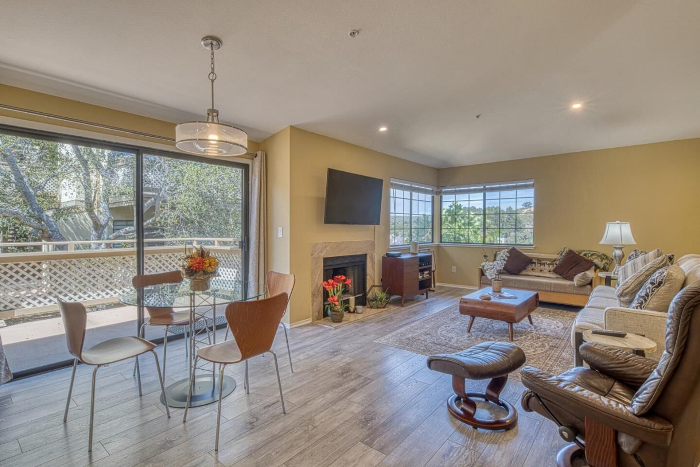 Property Photo:  811 Pheasant Ridge Road  CA 93940 