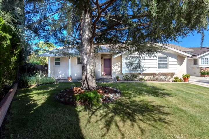 Property Photo:  9433 Geyser Avenue  CA 91324 