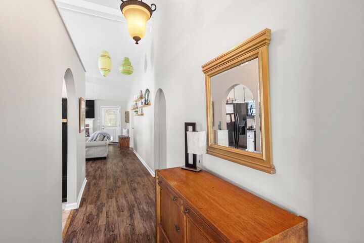Property Photo: 910 Baywood Rd AL 36305