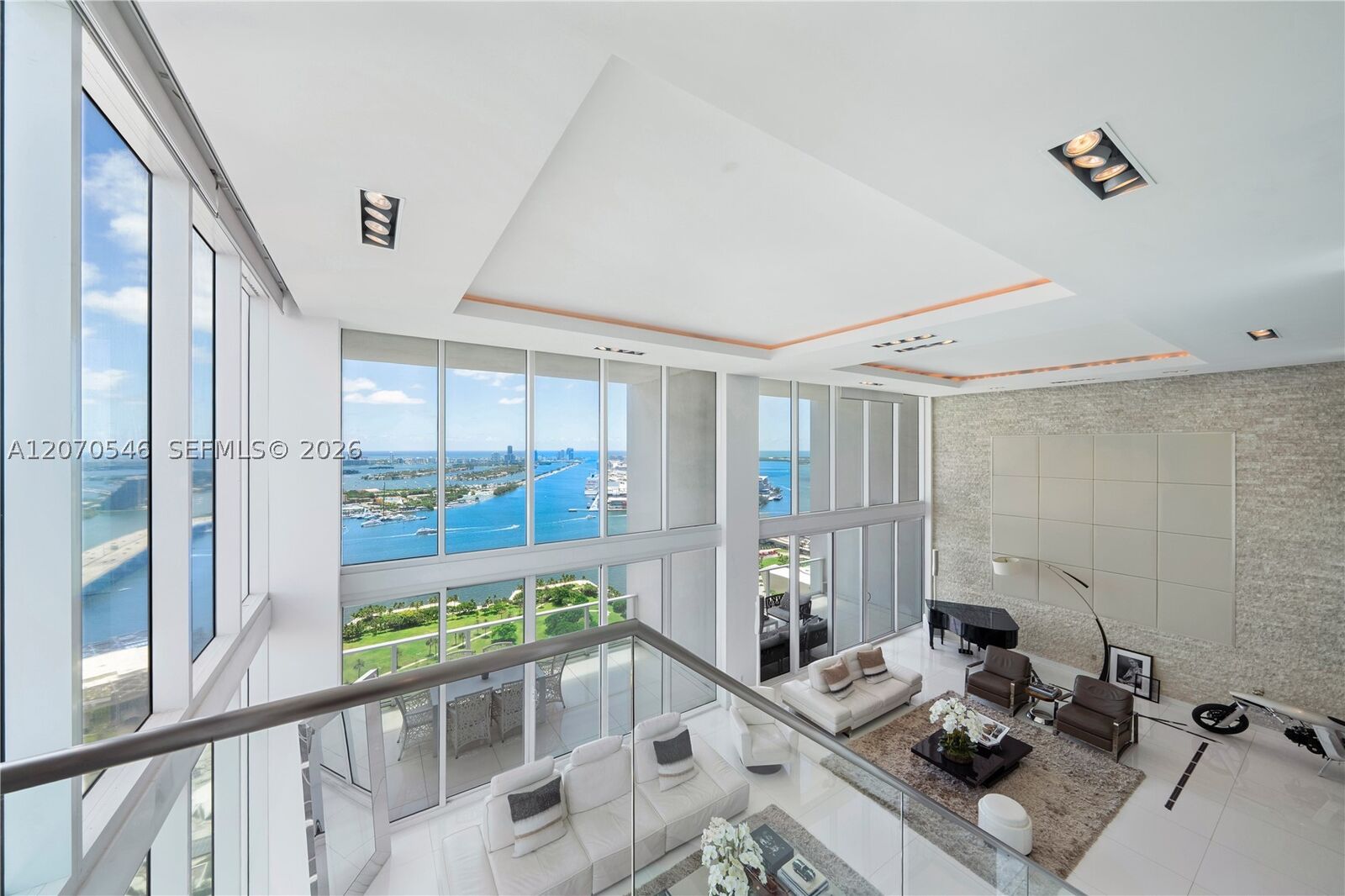 Property Photo:  1040 Biscayne Blvd 4403  FL 33132 