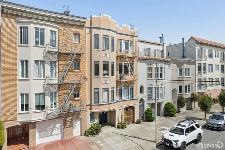 Property Photo:  3324 Broderick Street  CA 94123 